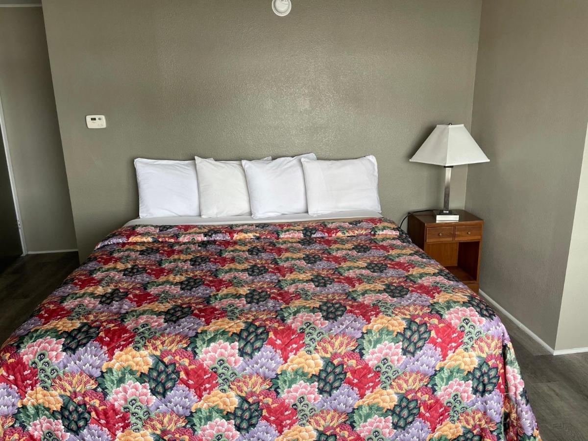 Timberly Motel Gaylord Kültér fotó
